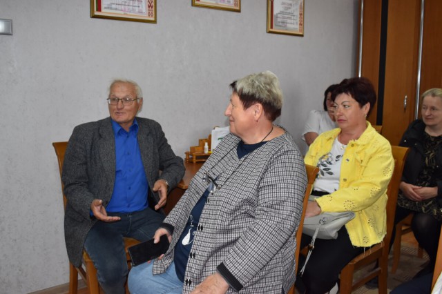 Прием граждан Телушского сельсовета и рабочий визит в агрогородок совершил депутат Антон Каранкевич.