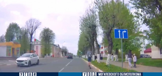 В Горках нетрезвый самокатчик на проезжей части попал в поле зрения ГАИ.