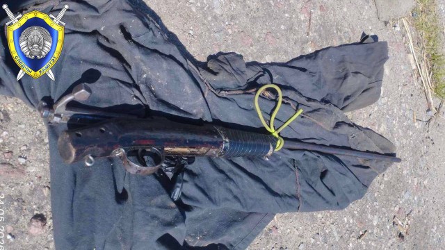 В Костюковичском районе отец случайно выстрелил в 15-летнего сына.