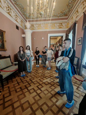 Молодёжный актив Первомайского района в Жиличском историческом комплексе-музее.