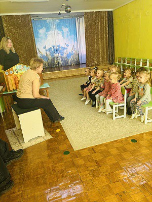 Музыкальное занятие ´В гости к сказке´.
