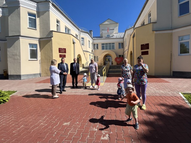 Профсоюзы Могилевщины оказали помощь Дому ребенка в приобретении специализированных стульев.