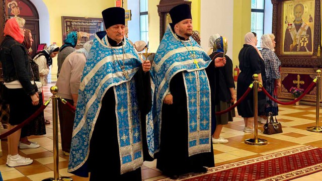 Канун Успения Пресвятой Богородицы: богослужение в кафедральном соборе возглавил епископ Серафим.