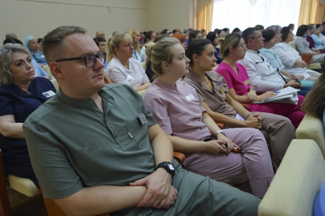 Мэр Сергей Чертков провел Единый день информирования и прием граждан в Могилевской клинической больнице 1.