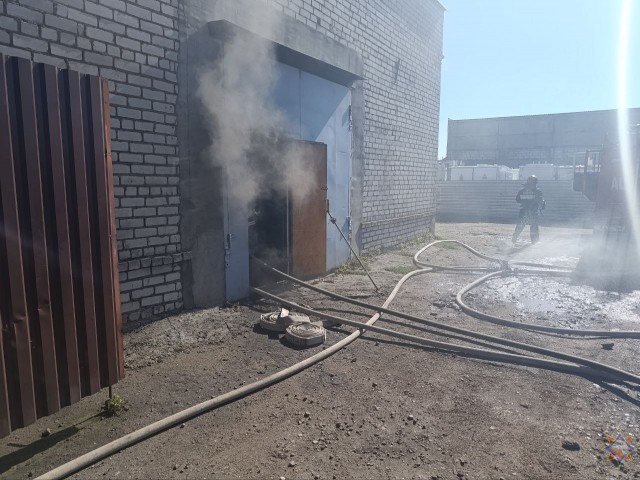 В Могилеве горело промышленное здание.