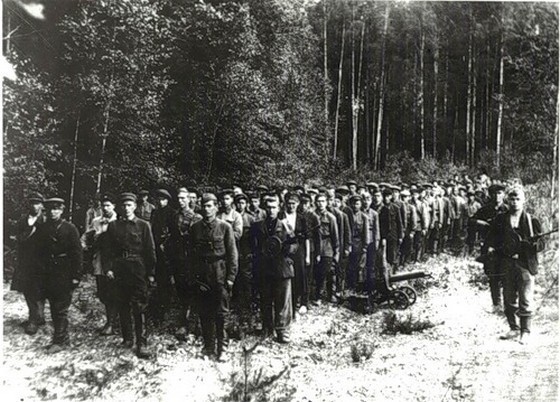 Немцев и полицаев резали безжалостно (1941 - 1945 г.).