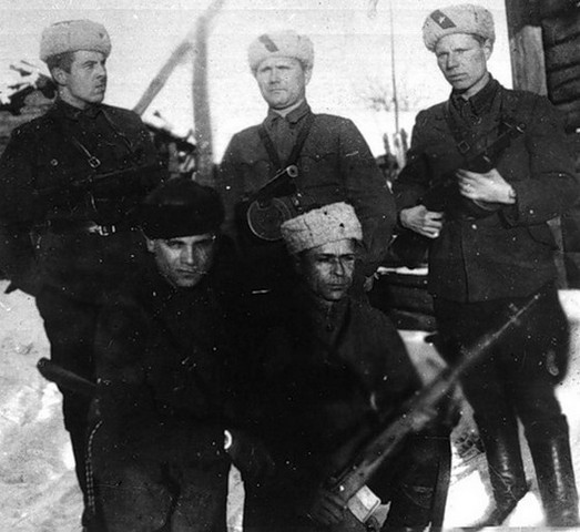 Немцев и полицаев резали безжалостно (1941 - 1945 г.).