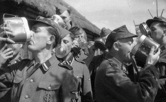 Немцев и полицаев резали безжалостно (1941 - 1945 г.).