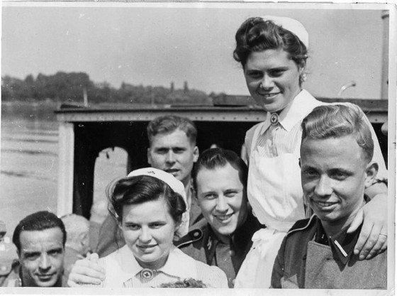Немцев и полицаев резали безжалостно (1941 - 1945 г.).