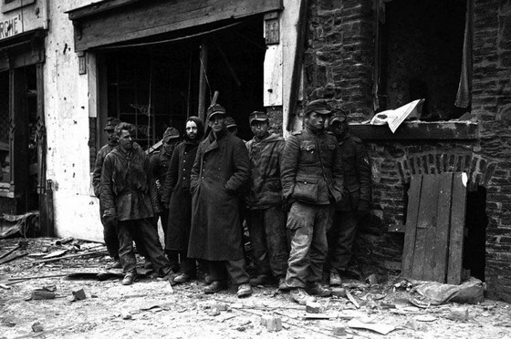 Немцев и полицаев резали безжалостно (1941 - 1945 г.).